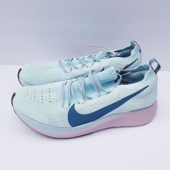 nike zoom flyknit running shoes